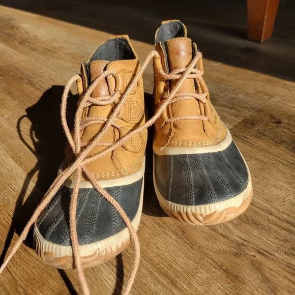 Sorel Women's Out And About Boots - Picture 3 of 5